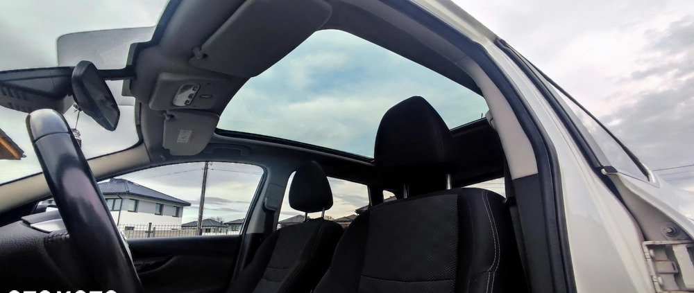 Nissan Qashqai cena 52900 przebieg: 125000, rok produkcji 2015 z Rzgów małe 37